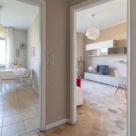 Altido Trendy Flat With Balcony, Easy Access To Milan Centreアパートメント エクステリア 写真