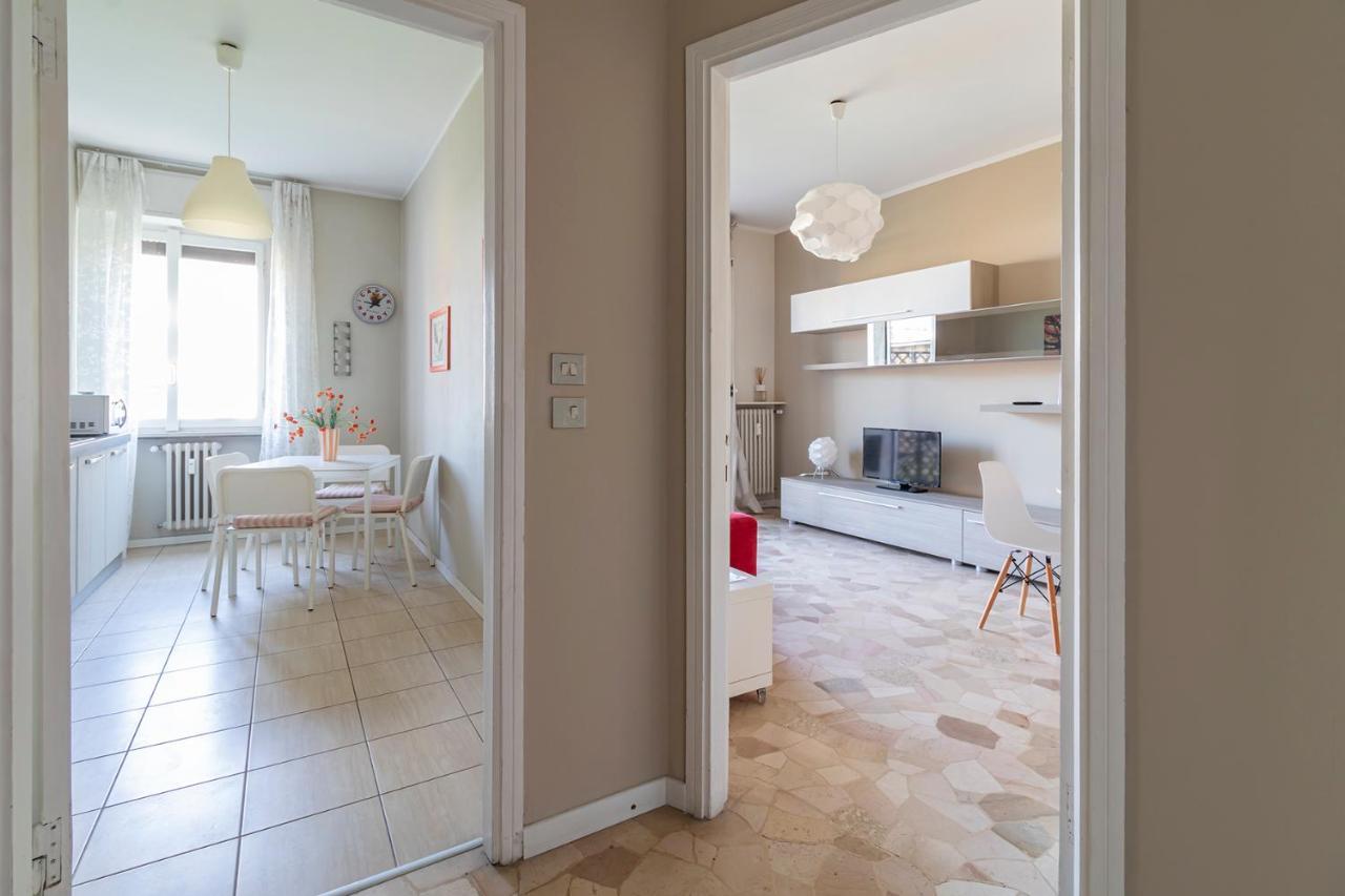 Altido Trendy Flat With Balcony, Easy Access To Milan Centreアパートメント エクステリア 写真