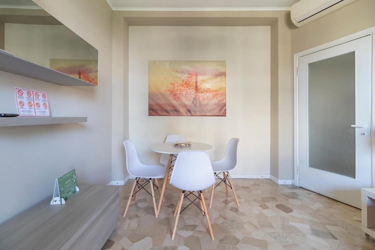 Altido Trendy Flat With Balcony, Easy Access To Milan Centreアパートメント エクステリア 写真