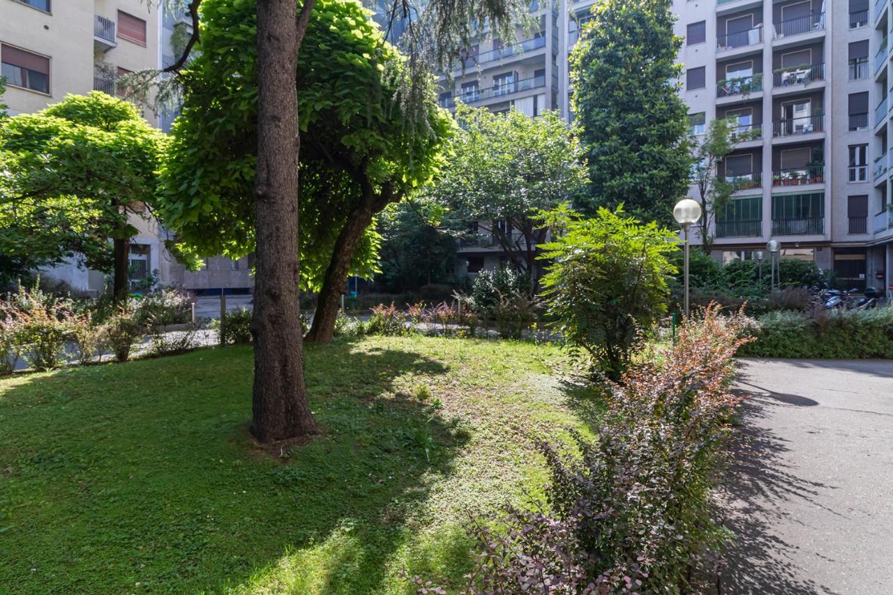 Altido Trendy Flat With Balcony, Easy Access To Milan Centreアパートメント エクステリア 写真
