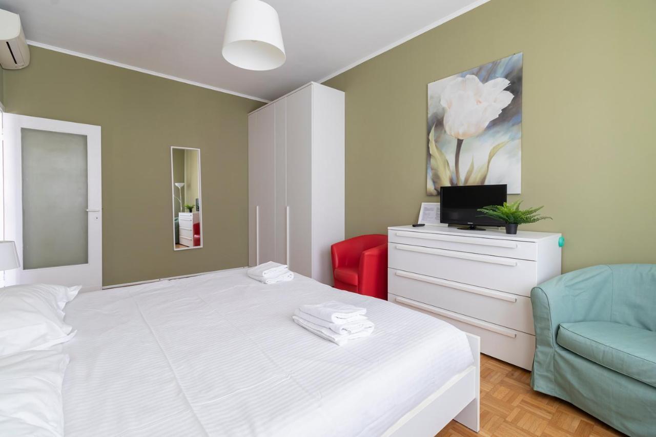 Altido Trendy Flat With Balcony, Easy Access To Milan Centreアパートメント エクステリア 写真